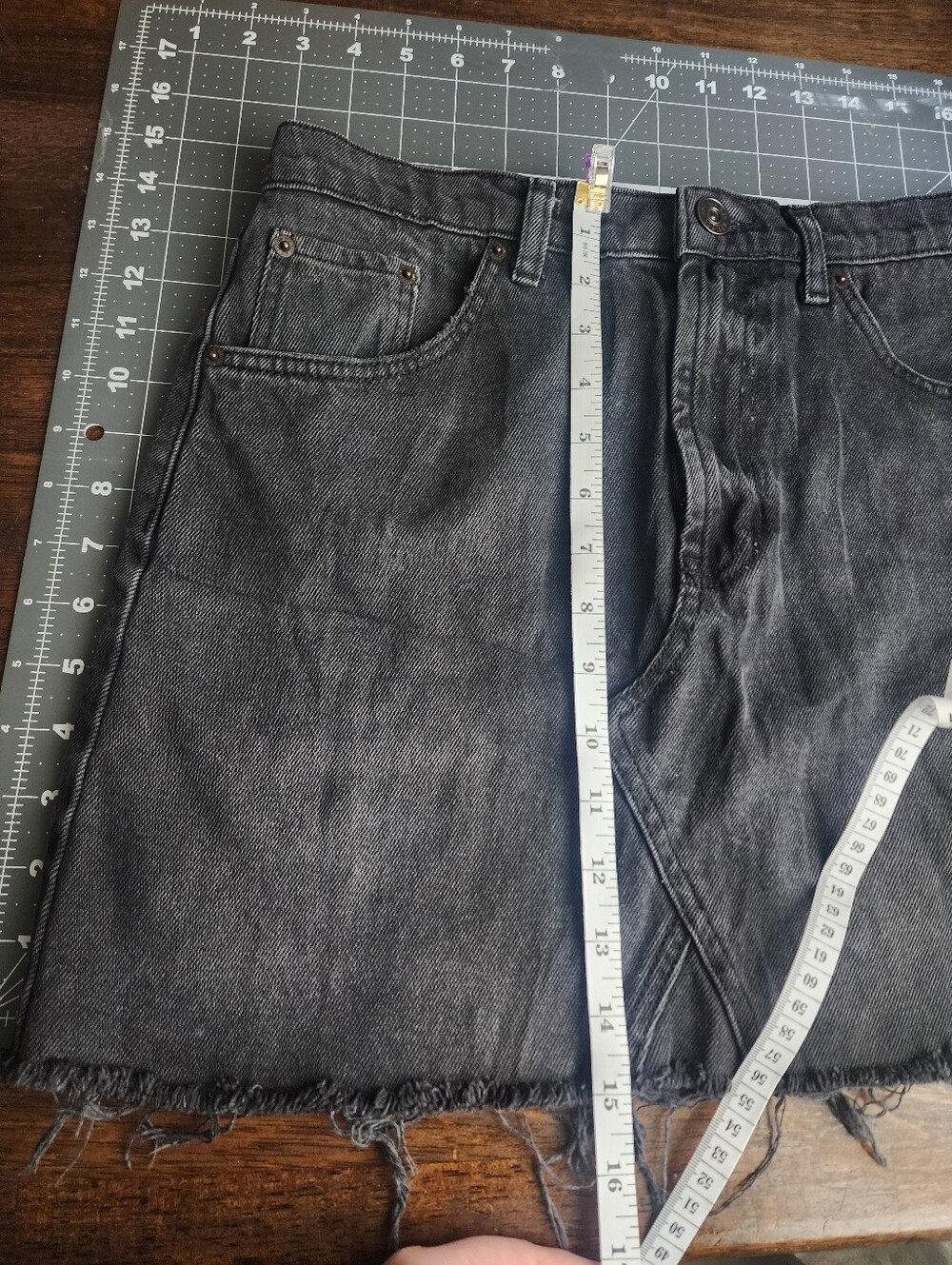 BDG Urban Outfitters High-rise Black Denim Distressed Mini Skirt Size Med - Picture 15 of 15